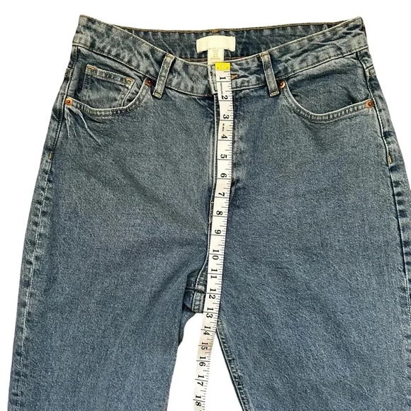 H&M - Straight Leg - High Waisted Mom Jean - Picture 3 of 9